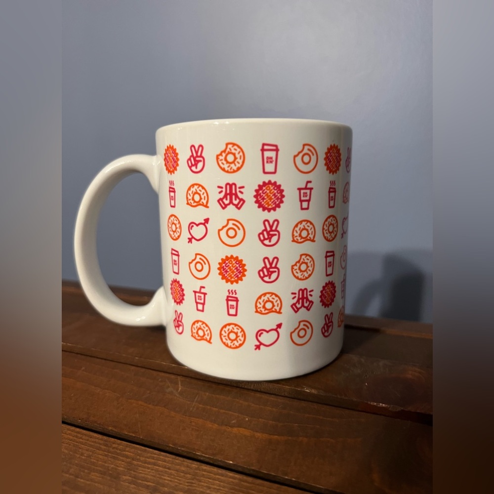 DUNKIN DOUNUTS 12oz‎ Ceramic Coffee Mug Holiday 2019 Peace Love and Donuts